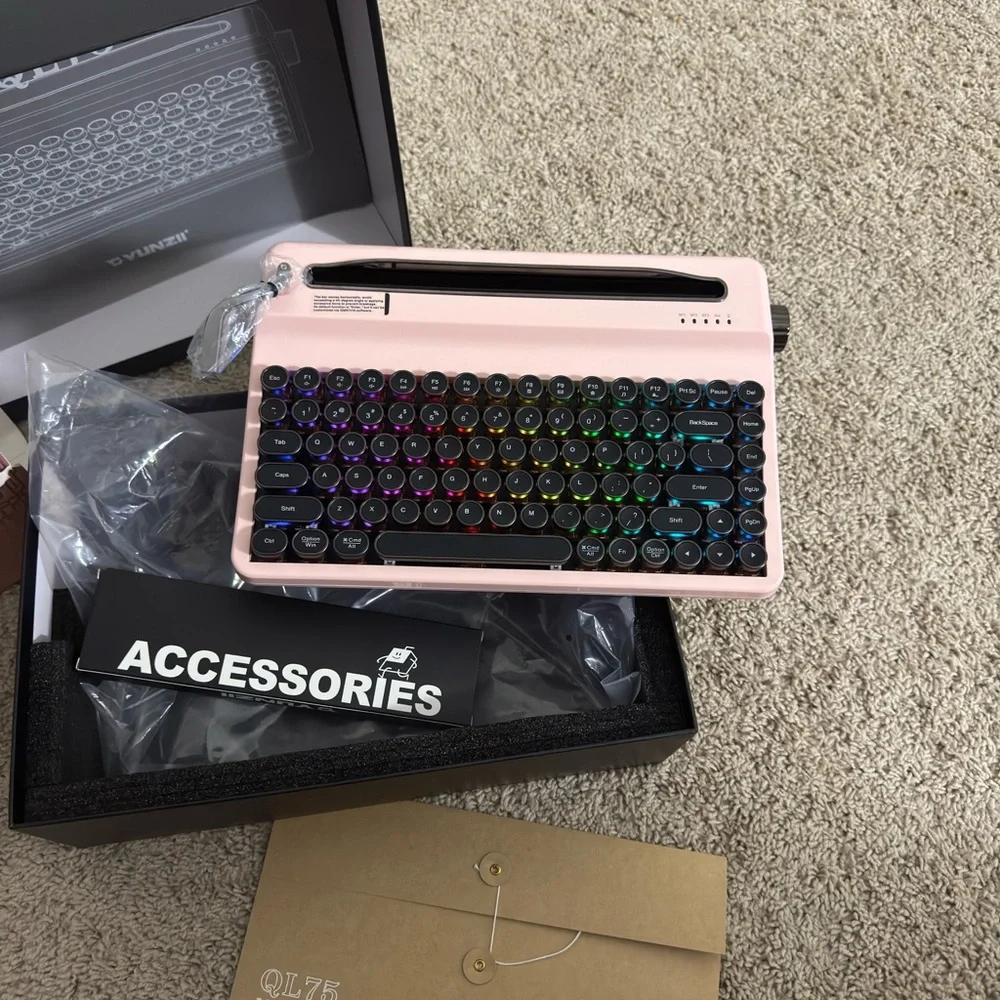 YUNZII QL75 Wireless Typewriter Hot Swap Retro Mechanical Keyboard.
